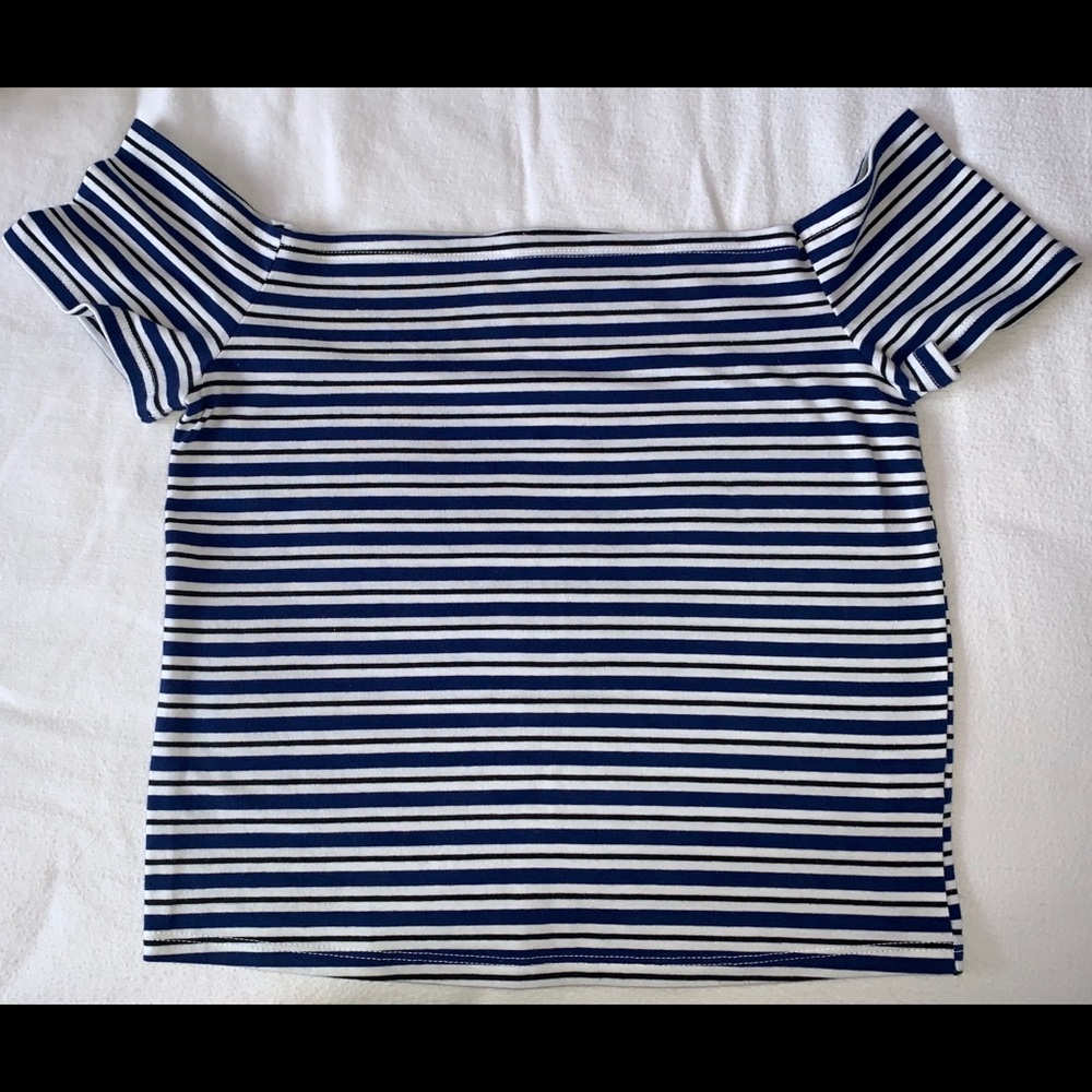 Black white blue top
